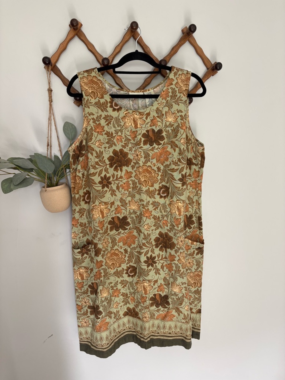 White Stag Floral Sleeveless Shift dress